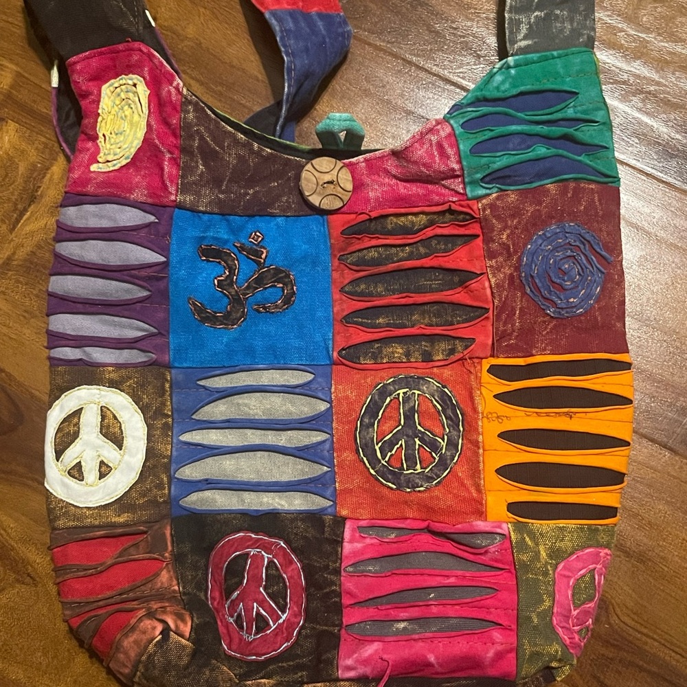 Hobo bag- wide shoulder strap